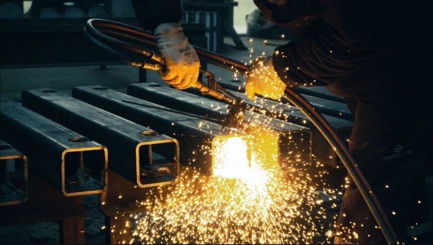 Tata Steel signs MoU with Tata Workers’ Union to distribute ₹303.13 crore bonus among employees for FY 2024-25 in Jamshedpur