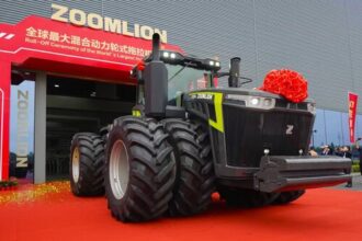 Zoomlion DX7004 hybrid wheeled tractor launched at Smart Industry City, Changsha