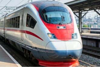 40-metre girder launched in Maharashtra for Mumbai–Ahmedabad Bullet Train Project, showcasing India’s high-speed rail engineering progress.