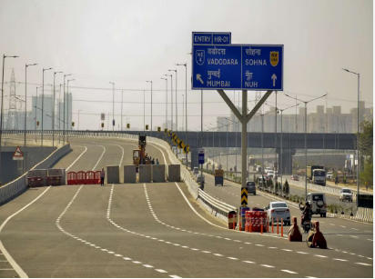 ICRA projects a slowdown in India’s road construction in FY2026, highlighting election impacts, funding challenges, and temporary project gaps.