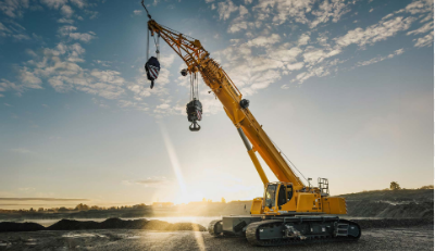 LJP Construction expands fleet with new Liebherr LTR 1150 telescopic crawler crane for high-rise formwork projects in Montreal, Canada.