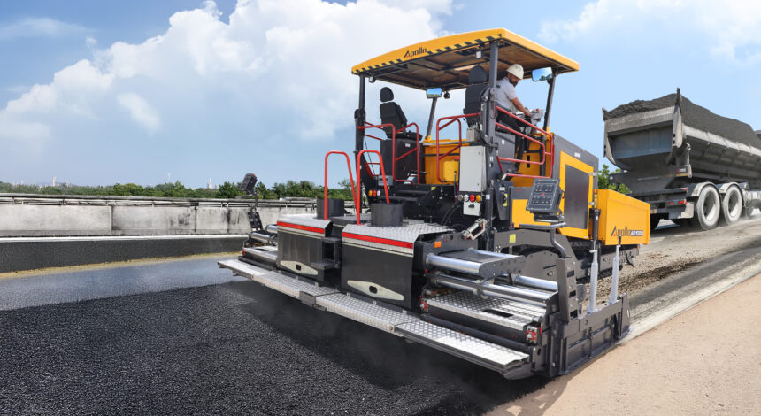 Ammann India launches CEV Stage V–compliant Apollo AP1000 Hydrostatic Tracked Paver with 133 kW engine, 9.5m paving width and 700 TPH capacity for India’s road construction sector.