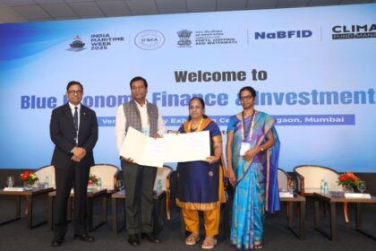 REC Limited and Sagarmala Finance Corporation officials sign MoU at India Maritime Week 2025 in Mumbai to collaborate on financing maritime and port infrastructure projects.