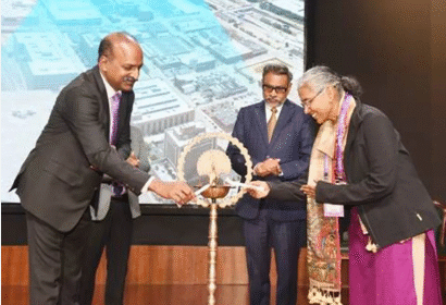 Oil refinery infrastructure in India with pipelines, processing units and storage tanks, representing India’s plan to expand refining capacity to 309.5 MMTPA by 2030.