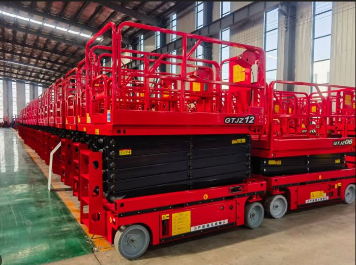 Sinoboom launches oil-free all-electric crawler mini scissor lift 0407ET for indoor and outdoor access applications