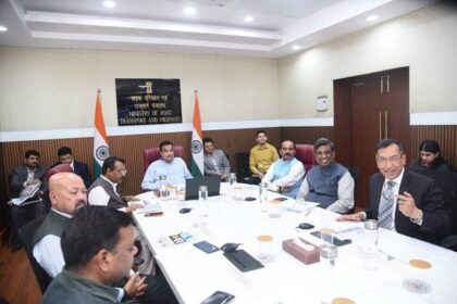 High-level MoRTH meeting reviewing PM RAHAT scheme for nationwide cashless treatment of road accident victims.