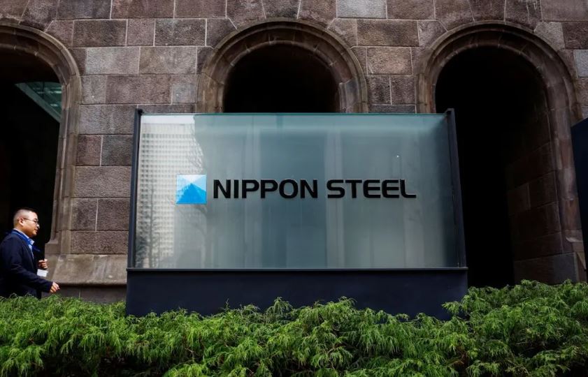 Nippon Steel headquarters and announcement of ¥550 billion convertible bond issuance to support U.S. Steel acquisition.