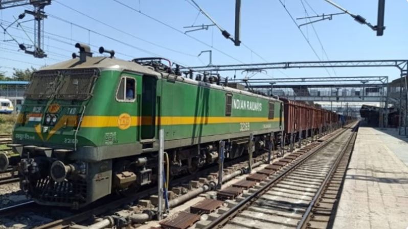 Indian Railways sanctions ₹871 crore for Kerala corridor doubling, Rajasthan depot upgrades and West Bengal bypass line to boost capacity and reduce congestion.