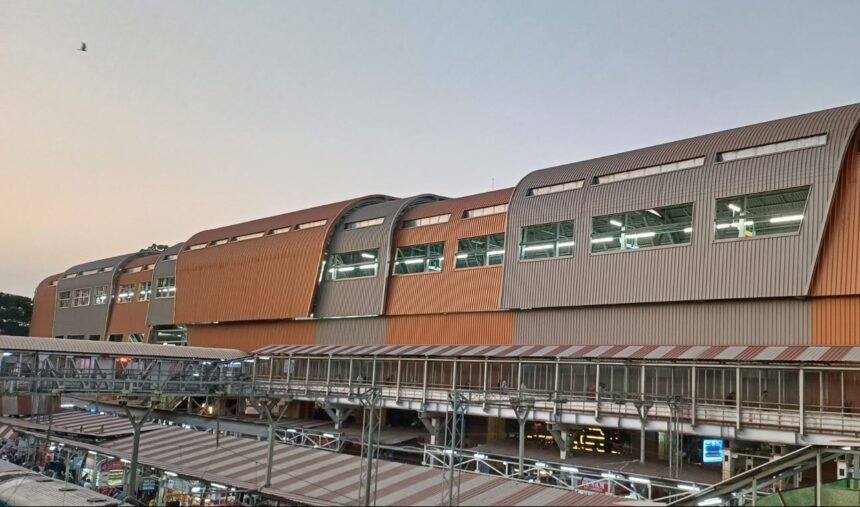 Parking and station infrastructure near Pune Metro corridor.