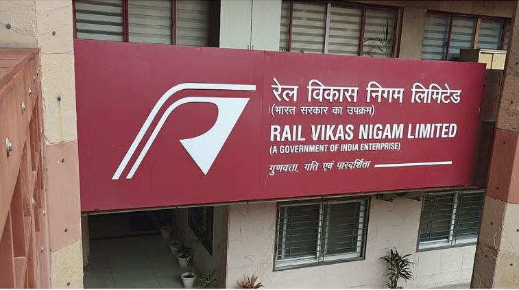 RVNL secures ₹95.27 crore contract from NMDC for railway track refurbishment at Kirandul and Bacheli mining facilities in Chhattisgarh.