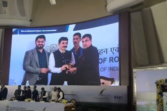 Chaitanya Projects Consultancy receiving recognition at NHAI Raajmarg InvIT listing event for highway consultancy work