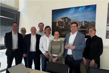 CASE construction equipment machines with Ernest Doe and Sons dealership partnership in the UK South East region