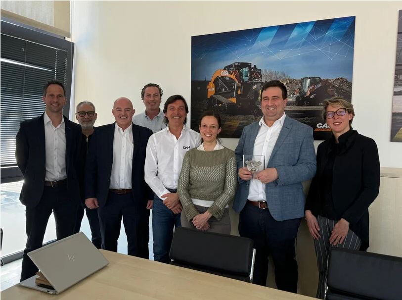 CASE construction equipment machines with Ernest Doe and Sons dealership partnership in the UK South East region