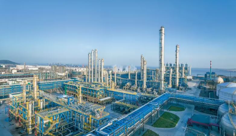 HPCL Rajasthan Refinery project under construction in Barmer with large industrial units and infrastructure