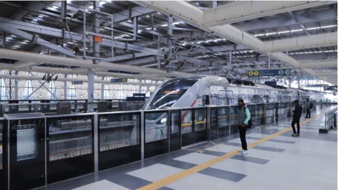 Travelators installation planned between Namo Bharat RRTS station and Shaheed Sthal Metro station in Ghaziabad