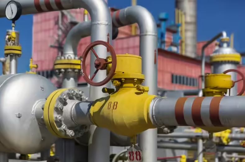 Indian refiners increase purchases of Venezuelan crude oil as China reduces imports amid US sanctions and shifting global oil trade