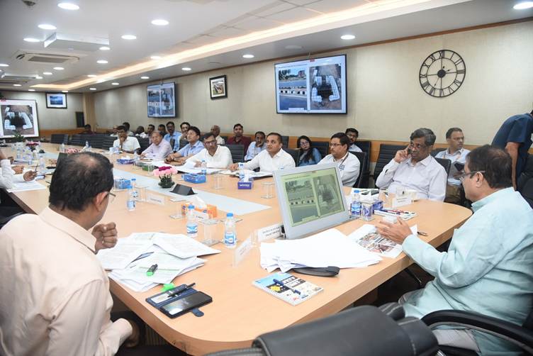 Nitin Gadkari Reviews Quality and Maintenance of 12,260 km National Highway Projects in West Bengal and Andhra Pradesh