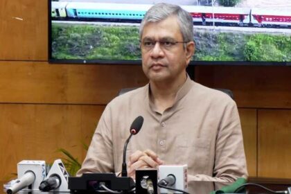 Ashwini Vaishnaw Flags Off New Express Trains Connecting Nanded with Mumbai and Tanakpur