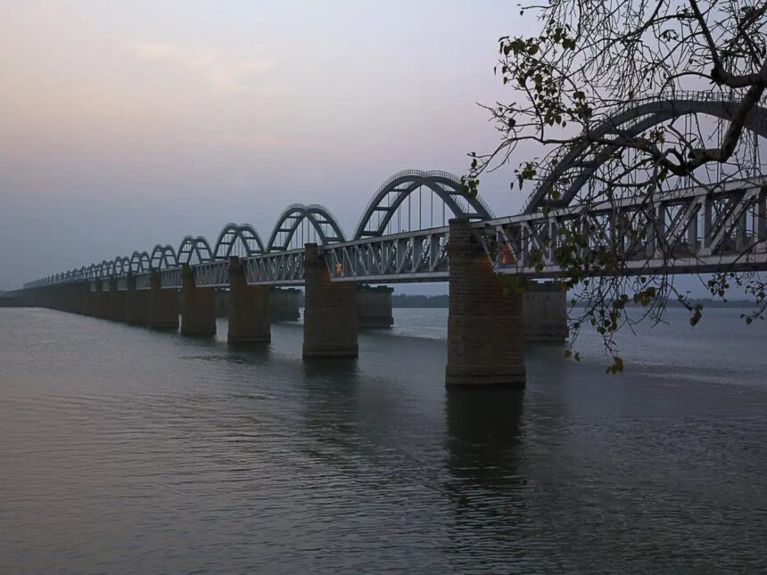 Indian Railways Replaces 500 Hanger Cables on Iconic Godavari Arch Bridge, Enhancing Safety
