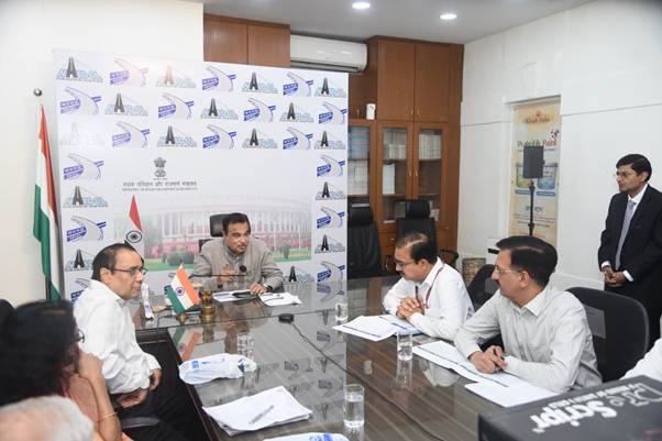 Nitin Gadkari Reviews NHLML Projects, Calls for Faster Execution of Multimodal Infrastructure Initiatives
